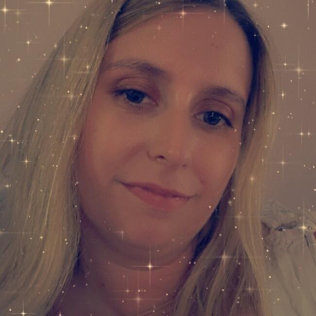 Babysitter in Savigny-sur-Orge: Marine