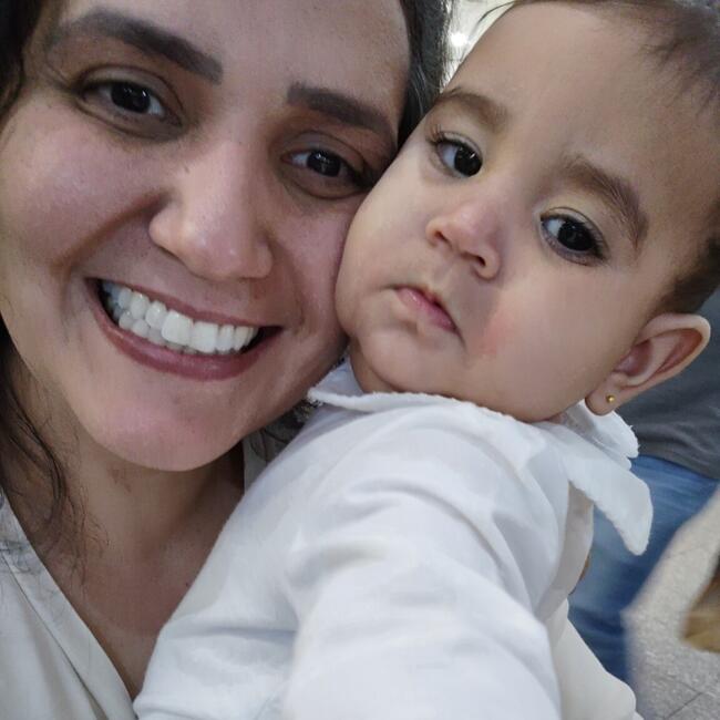 Emprego de babá em Maringá: Janaína