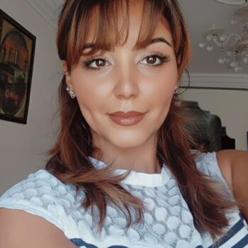 Babysitter in Bangkok: Noura