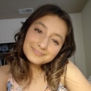 Babysitter in Fresno: Antonella
