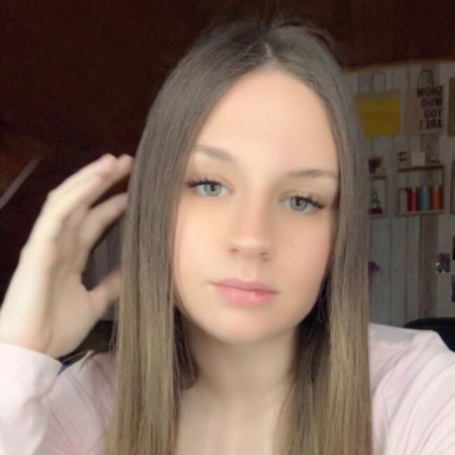 Babysitter in Férel: Carla