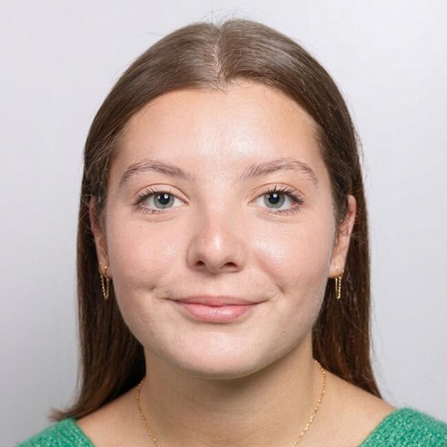Baby-sitter à Les Authieux-sur-le-Port-Saint-Ouen: Zoé