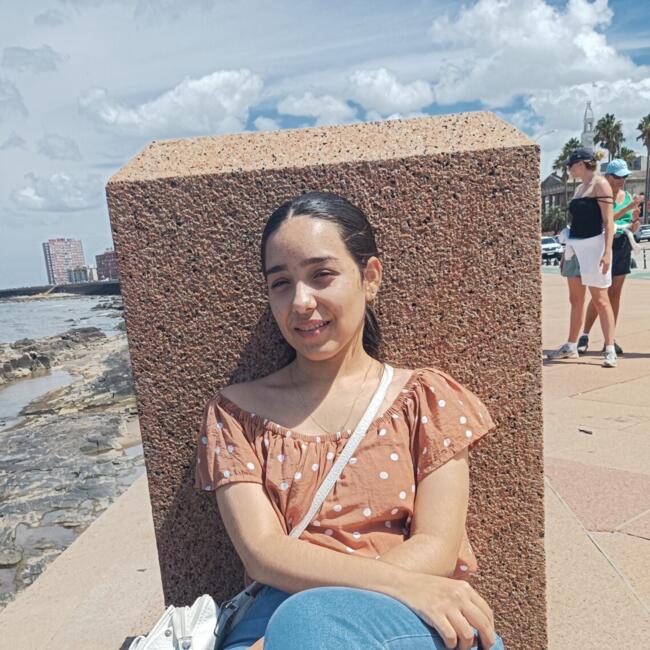 Babysitter in Montevideo: Lauren Mijares