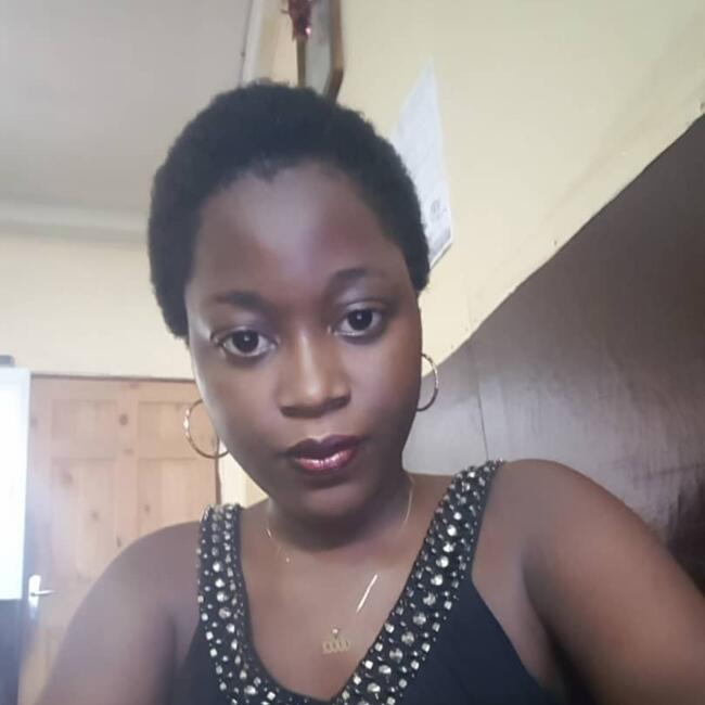 Babysitter in Douai: Stella