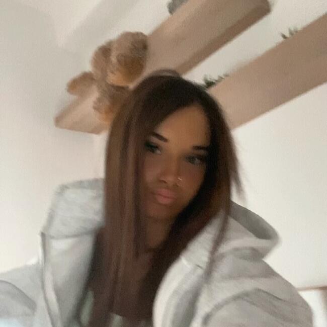 Babysitter in Bondy: Lilias