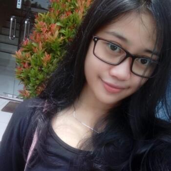 Babysitting job in Depok: babysitting job Nadira