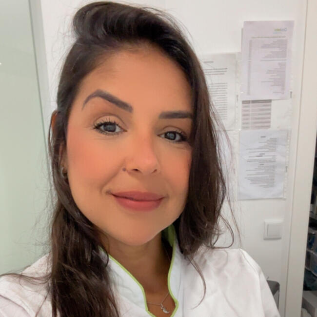 Babysitter in Porto: Júlia Nara
