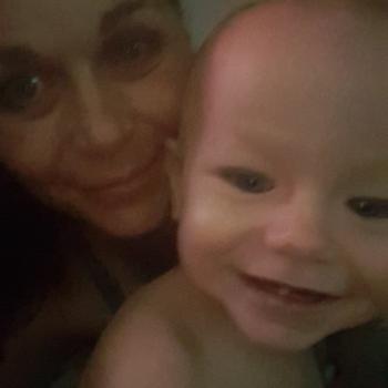 Babysitting job Cairns: babysitting job Dee