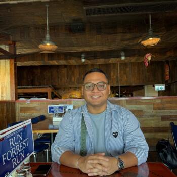 Lowongan pekerjaan babysitting di Jakarta: lowongan pekerjaan babysitter Azara