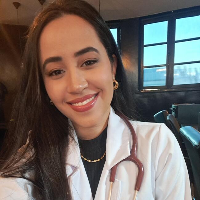 Babysitter in Niterói: Ana Vitoria