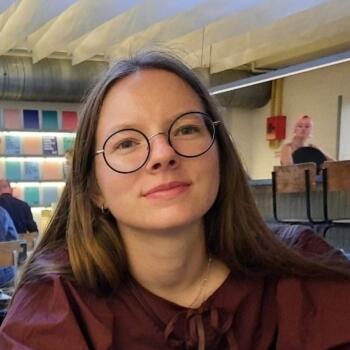 Babysitter in Paris: Adèle