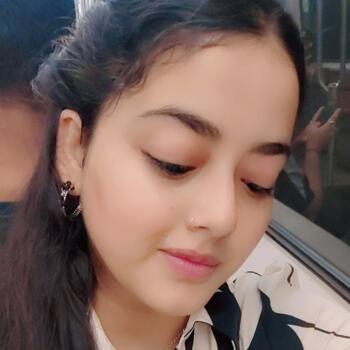 Babysitter in Montreal: Riya