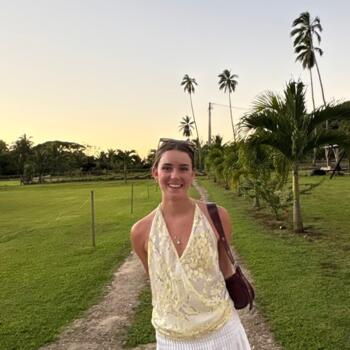 Babysitter in Christchurch: Loren