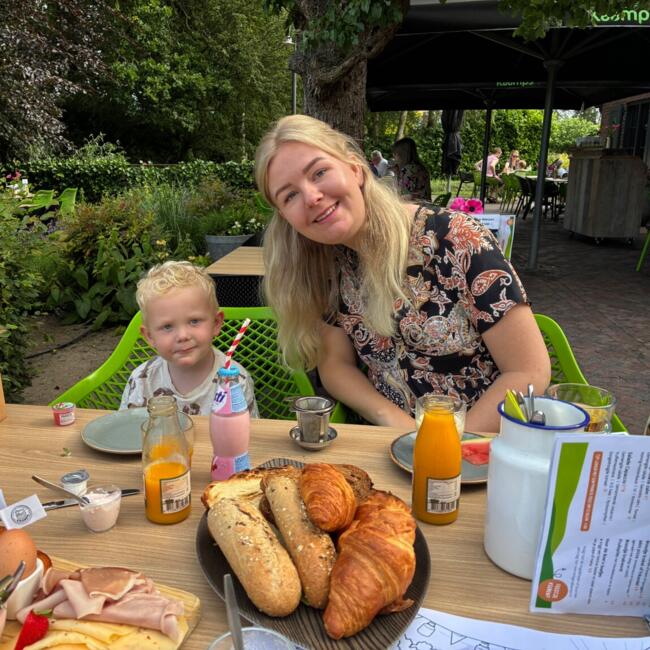 Oppaswerk in Delden: Eline