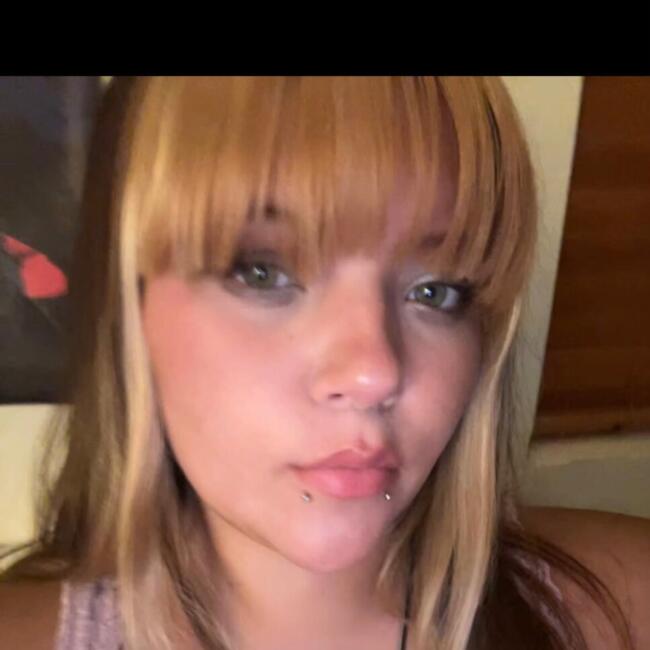 Babysitter in Bullhead City: Emma