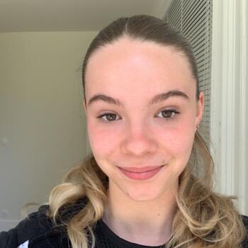 Baby-sitter in Cherbourg: Zoee