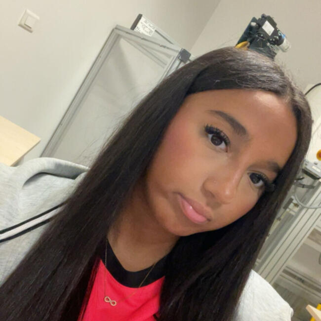 Babysitter in Saint-Prix: Nawar