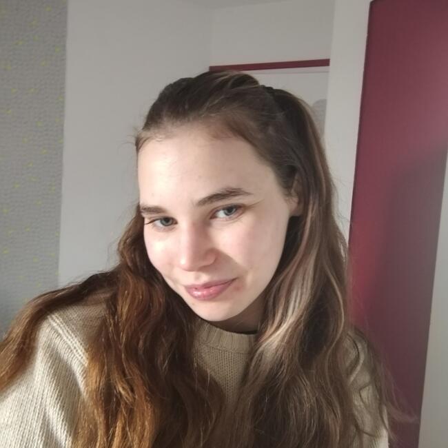 Babysitter in Le Trévoux: Manon