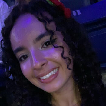 Babysitter in Manatí: Nicole