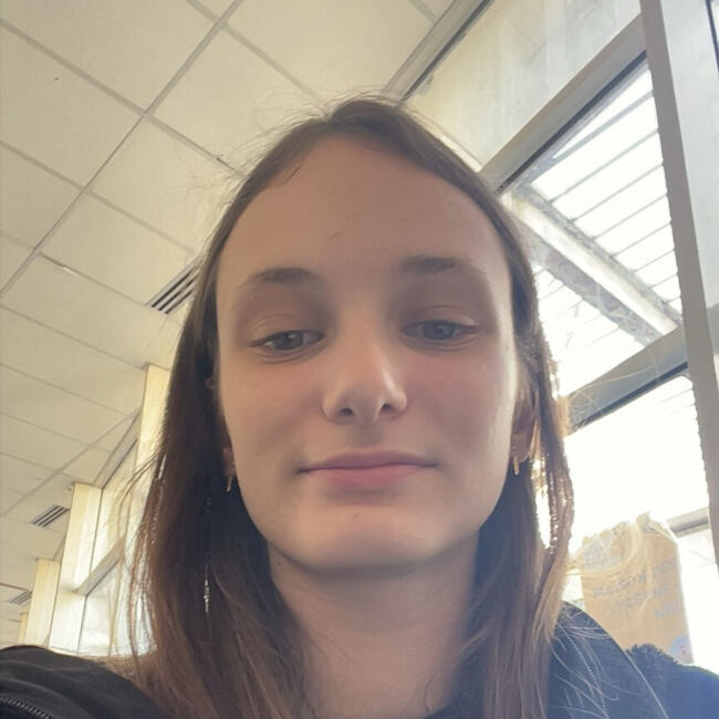 Babysitter in Créon: Lana