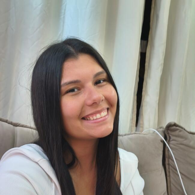 Babysitter in Macaé: Natália