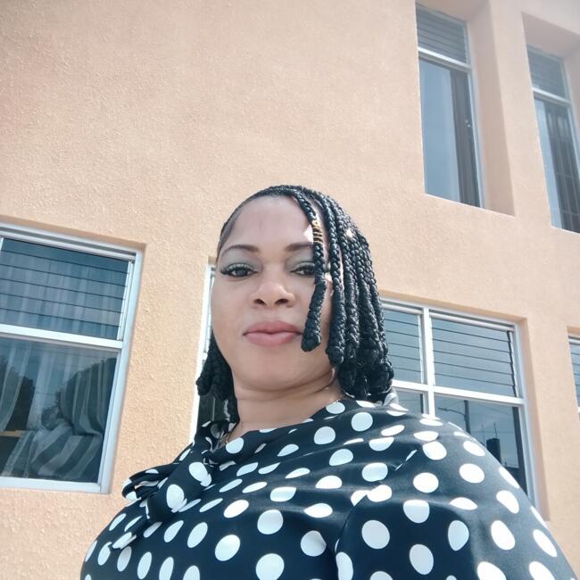 Babysitter in Spanish Town: (Navi). Navet