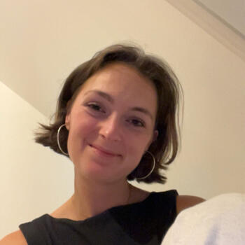 Babysitter in Melbourne: Hannah