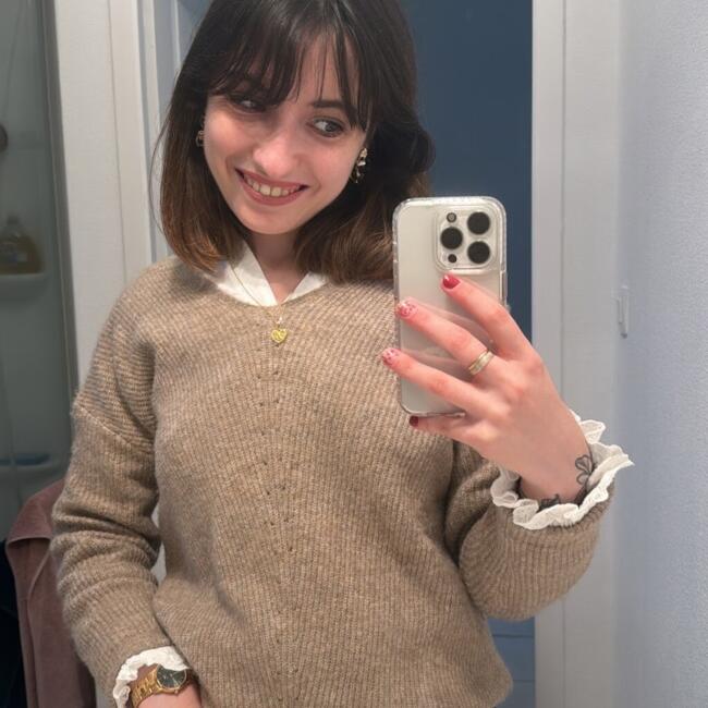 Babysitter in Bergerac: Camille