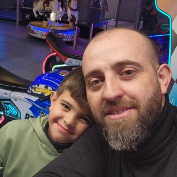 Babysitting job in Abu Dhabi: babysitting job رفعت