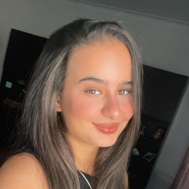 Babysitter em Almada: Maria