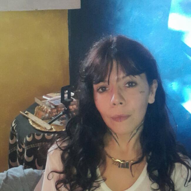 Babysitter in Ilhabela: Priscila