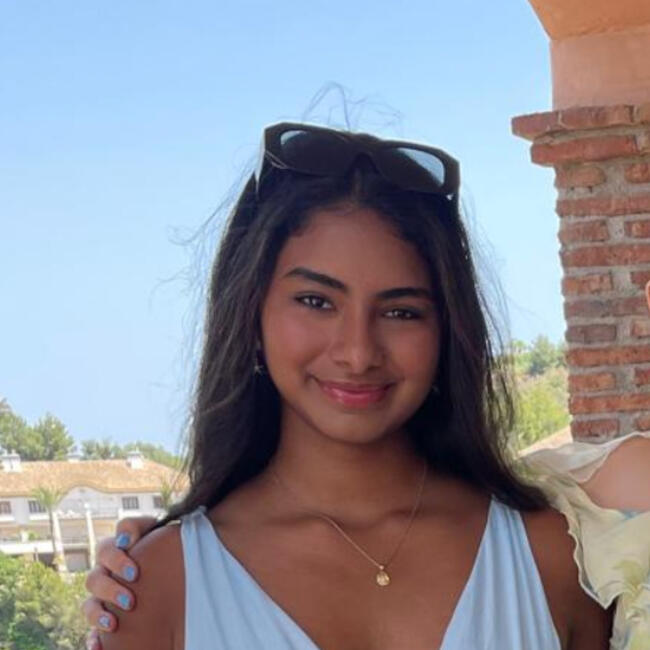 Babysitter in Auckland: Arya