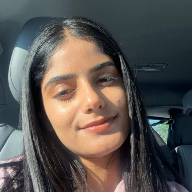 Baby-sitter in East York: Komal