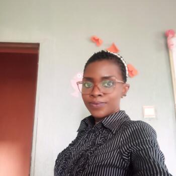 Babysitter Lagos: Helen