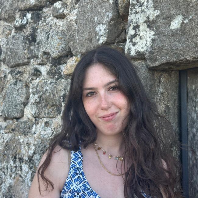 Babysitter in Portela (Oeiras): Nicole