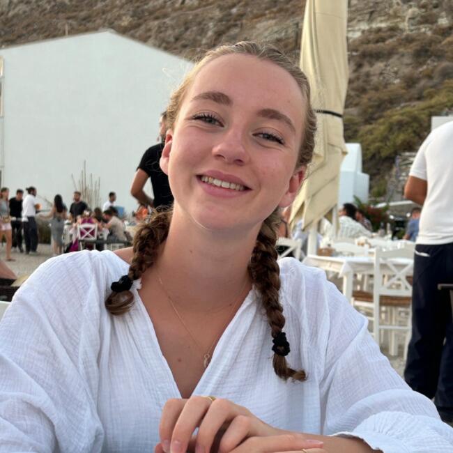 Babysitter in Paris: Manon
