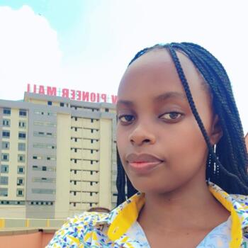 مربية أطفال في دبي: Kamusiime