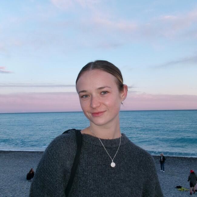 Nanny in Red Beach: Melody