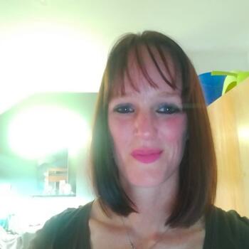 Baby-sitter Courcelles: Julie