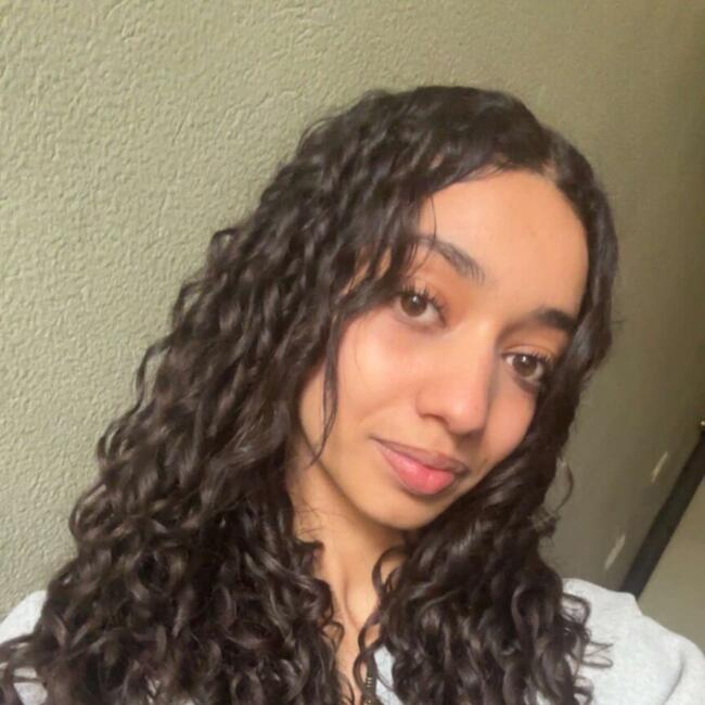 Babysitter in Villeurbanne: Azza beji