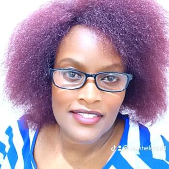 جليسة أطفال الدوحة: Hellen