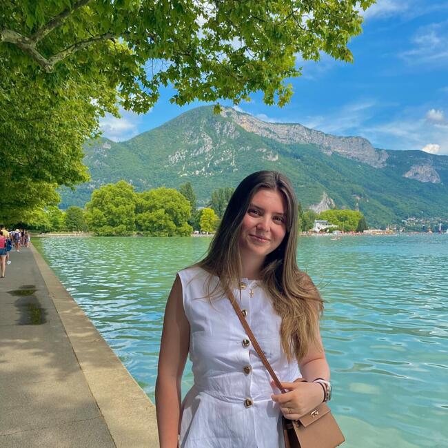 Babysitter in Lyon: Laura
