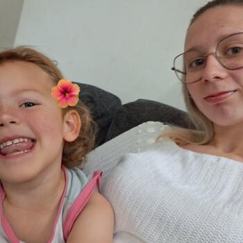 Babysitter in Leuze: Ccrlyaelyq