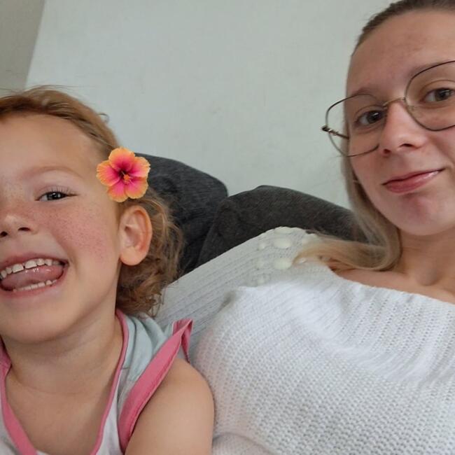 Babysitter in Leuze: Ccrlyaelyq