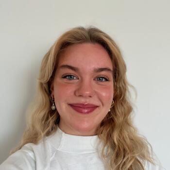 Babysitter in Oxnard: Nea