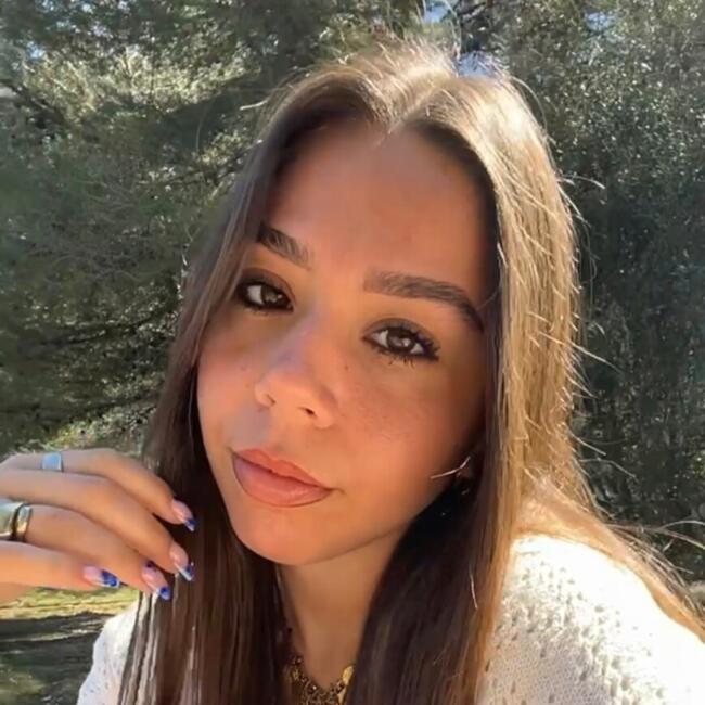 Babysitter in Jacou: Stella