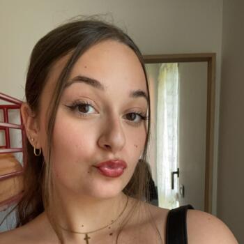 Babysitter in Troyes: Noemie