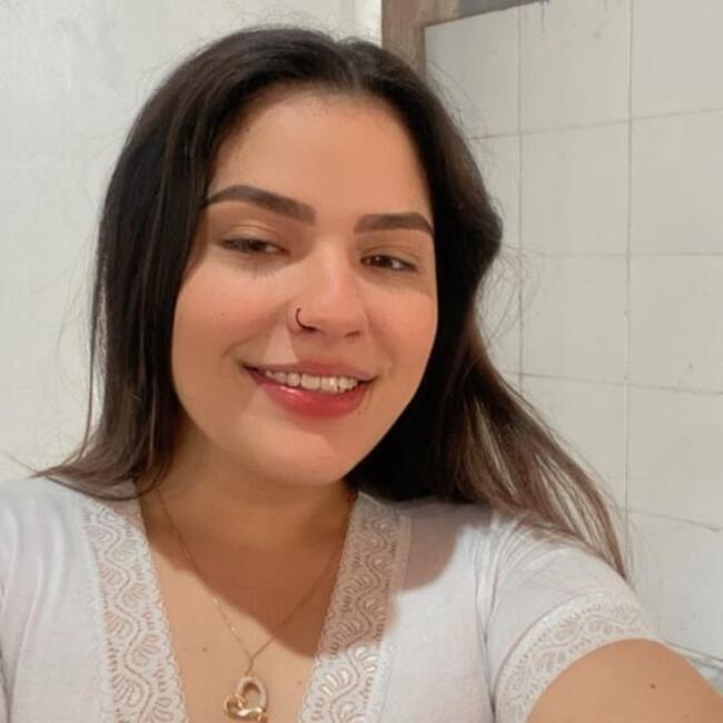 Babá em Divinópolis: Giovana