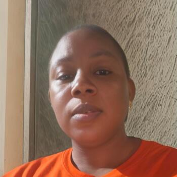 Babysitter in Doha: Ruth