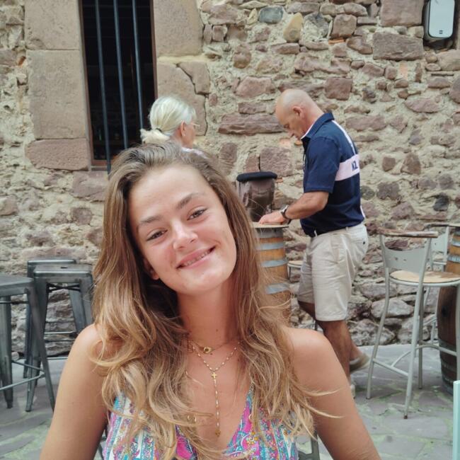 Babysitter in Noyal-sur-Vilaine: Clara